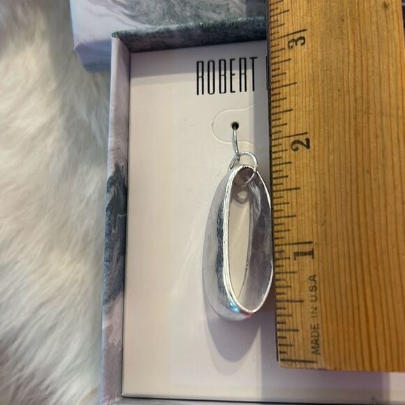 Robert Lee Morris Signed Silver Tone Earrings NWT - Picture 4 of 4